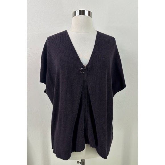 Lilla P Casual V-Neck Zip Up Top - Picture 1 of 9